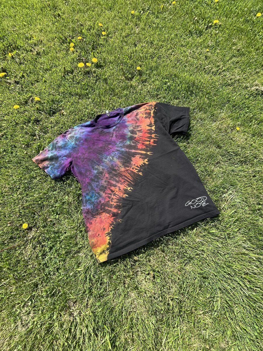 GoodNoteCo's tweet photo. Lovely Rainbow Diagonal Tee! Available now in sizes S-5x! 🤠

https://t.co/jeHIEGbzfh https://t.co/YMzkJLXGPH