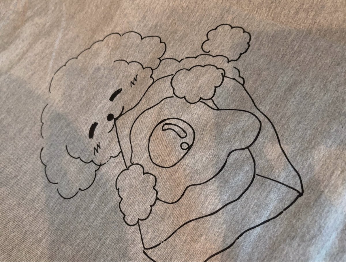 MEICHANG_OTAKU's tweet image. コラボシャツ届いたよ〜‼️
ふうさん前も後ろもふうさんがいてめちゃかわです🐶
春の季節に丁度いい生地感で嬉しい！沢山着るよ！！
#LabradorRetrieverPLUS #LabradorRetriever
#ラブラドールレトリバープラス
#ラブラドールレトリバー
#薮島朱音