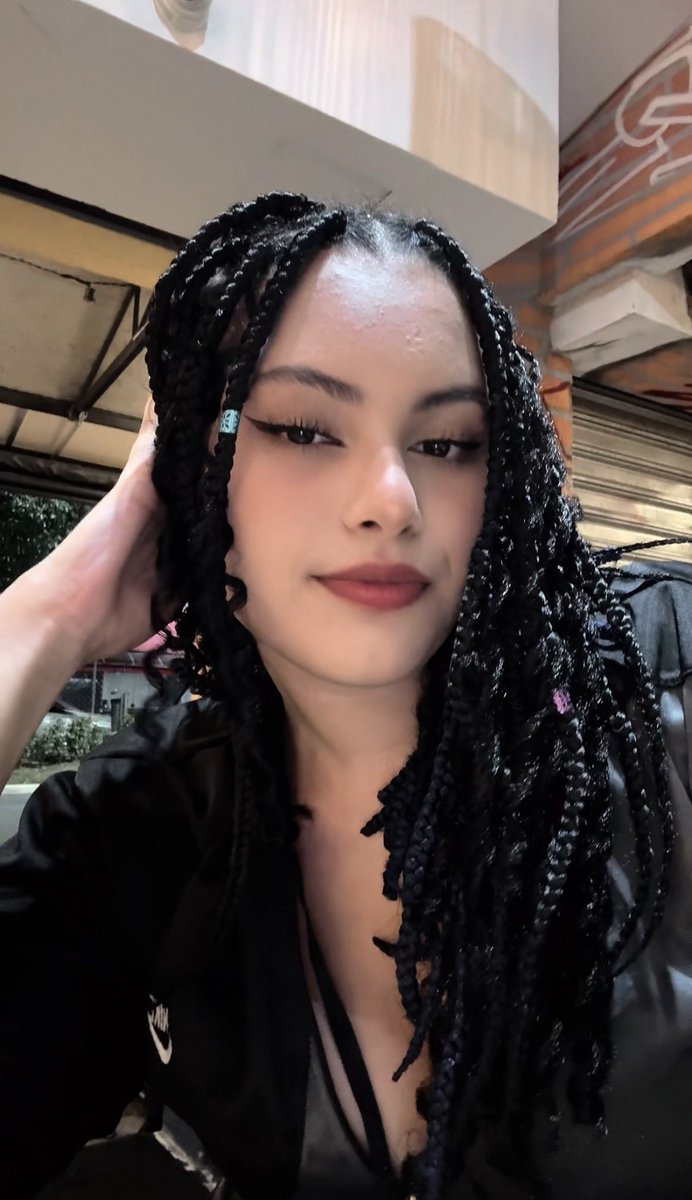 jully 🍙 vai ver uns grupos ai tweet media