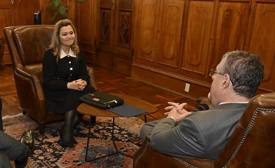 MickySix66's tweet photo. - ¿Y cómo te fue en la entrevista con Bernie?
- https://t.co/c7oxi19W6c