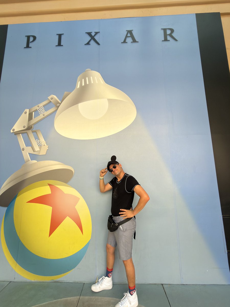 SmartJesseG3's tweet image. PIXAR is my dream job. That’s why I love to work with. Optimism is my strongest suit to make art and voice characters. Disney would be my best goal to achieve. #pixar #disneyworld