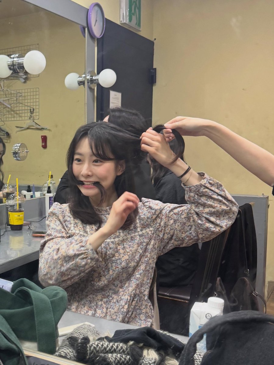 …. 정말 참기 힘든 무언가가 잇다 ….
