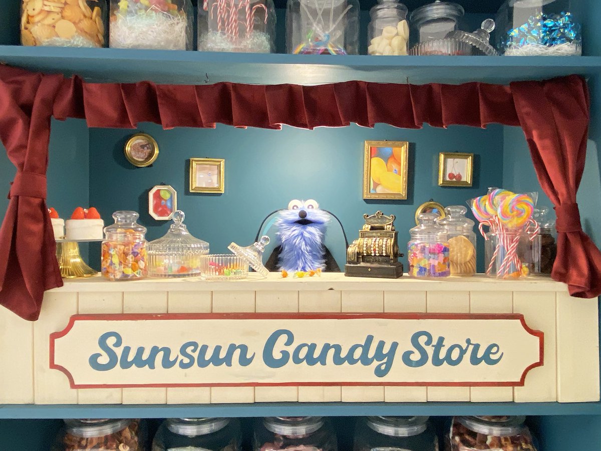 sunsun_popup's tweet photo. 【SUNSUN Candy Store】　

エスパル仙台 本館1F エスパルスクエア
にて、PUPPET SUNSUN POPUP SHOP 『SUNSUN Candy Store』が本日よりスタート🎉

●4/29(水)〜5/10(日)入場枠
本日から5/6(水)まで、事前予約の抽選でご当選の方のご入場となりますので、予めご了承ください。

皆様のご来店お待ちしております。