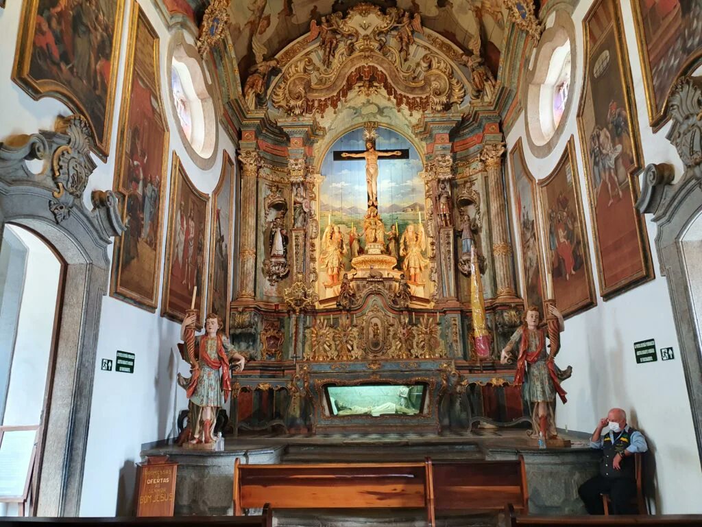 Brazilian Catholic Aesthetics tweet media