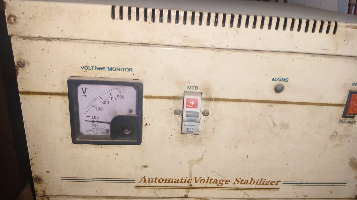 omshankar2006's tweet image. @reliancejio @TRAI  See the #proof there is no #electricity in my village, so look there is no #network either. Your staffs is #stealing  #diesel from #generator from jio #tower installed in my village and #selling it. You are not taking any #action #against your #corrupt staffs.