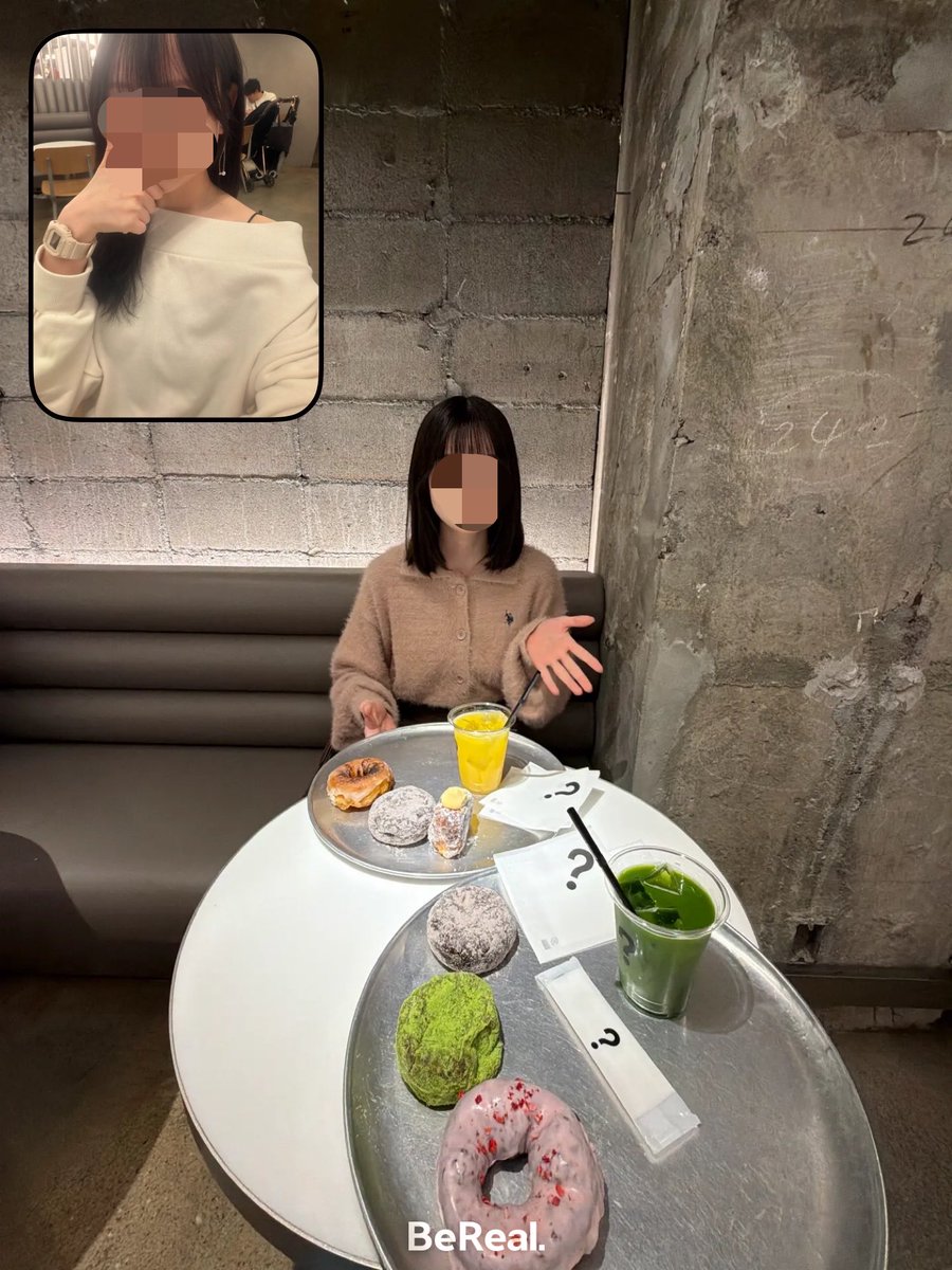 コロ口 tweet media