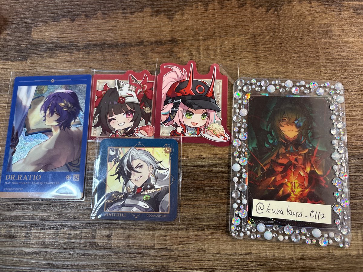 kurakura_0112's tweet photo. 【交換】崩壊:スターレイル　スシロー　コラボ
譲　カード:レイシオ
　　ステッカー:シクレ(花火/乱破)
　　ピック:ブートヒル

求　各種アベンチュリン https://t.co/jwg7rI94eK