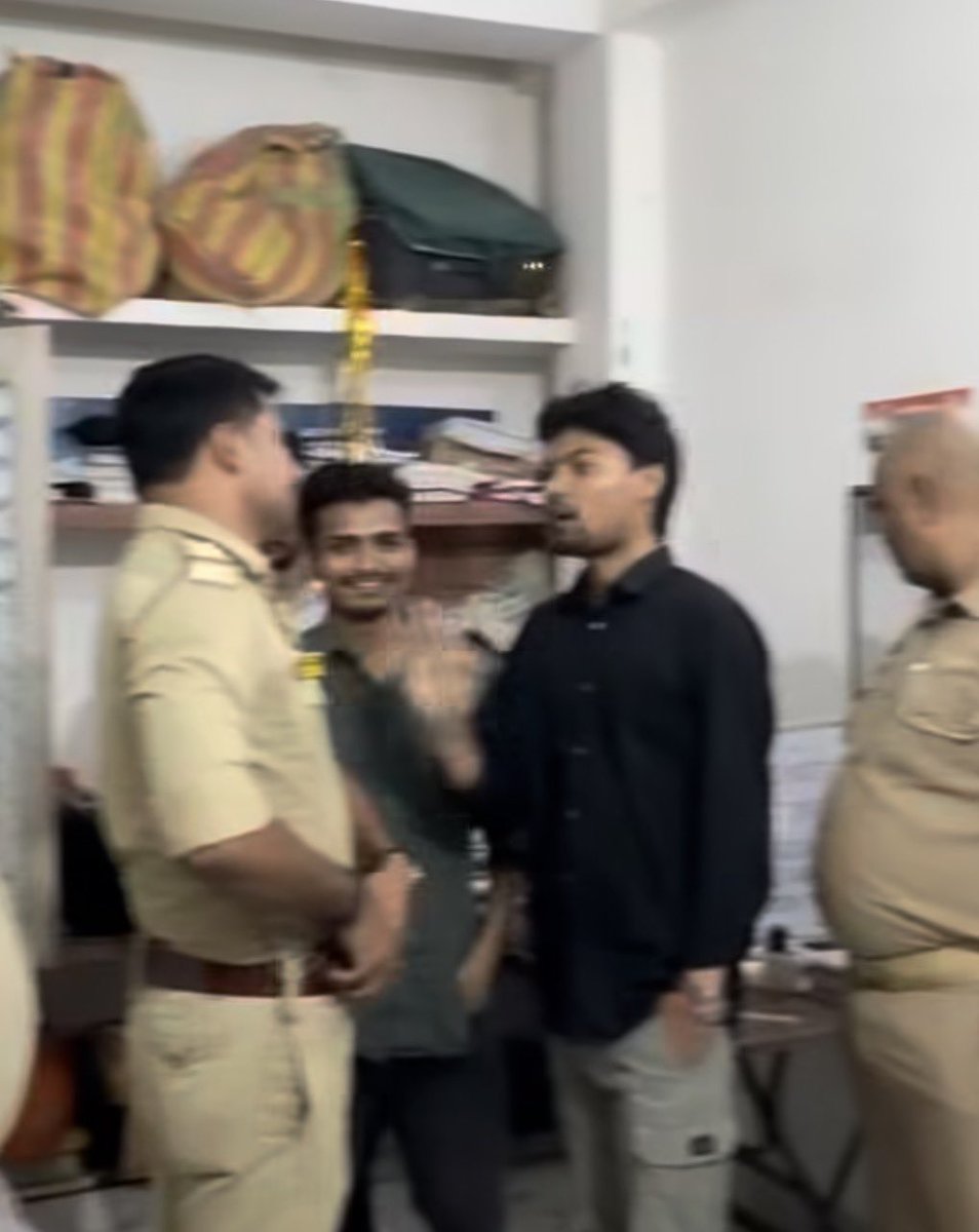 अजय पाण्डेय ‘बागी’ tweet media