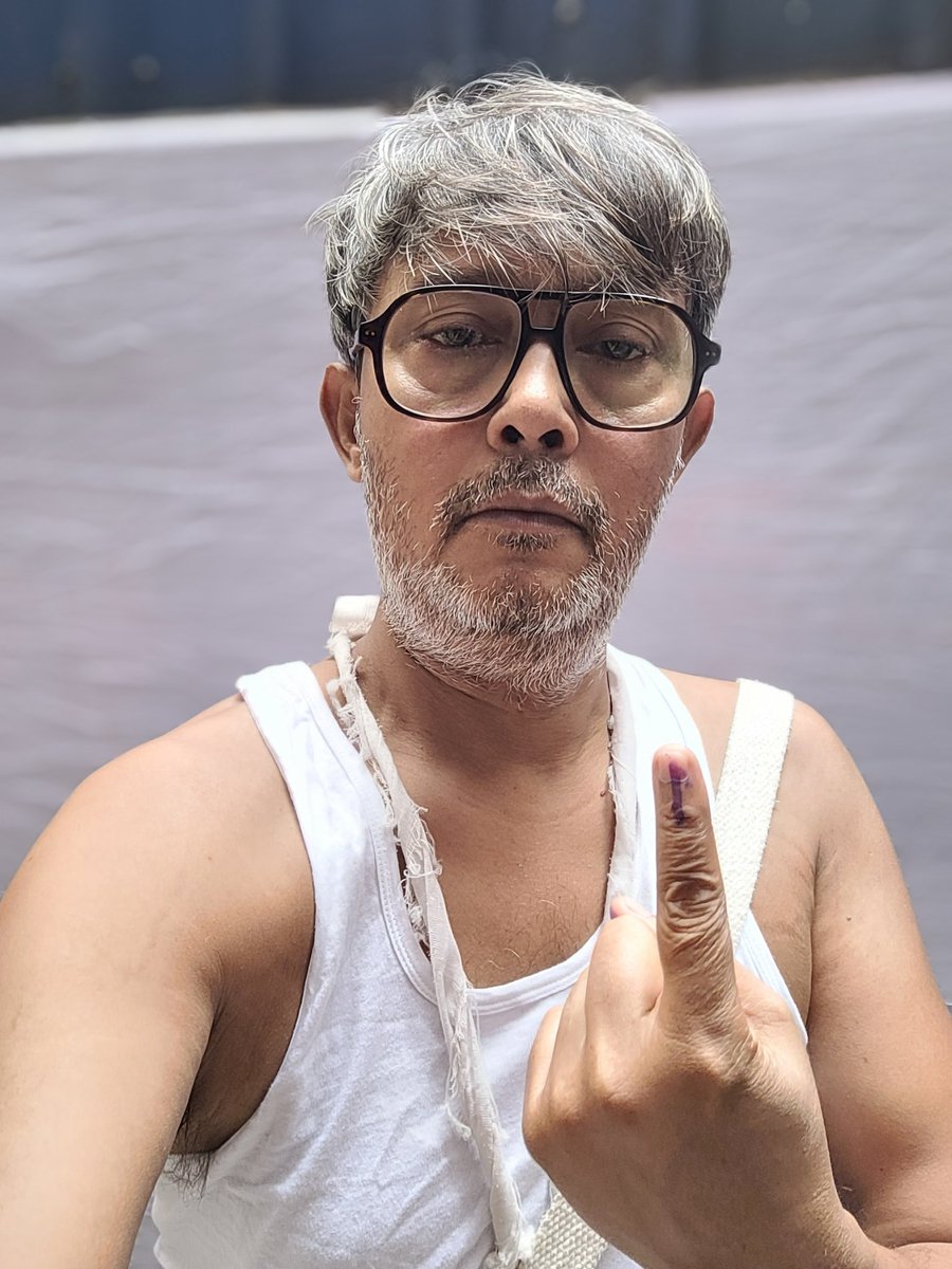 Abhijeet180174's tweet photo. I Have done My Voting along with my Family for everyone's wellbeing. 
I Have voted for the security of Bengalis from the hand of RSS.

#NovotetoRSS
#VoteForChange 
#turnedLeft
#LeftAlternative
#Rashbehari #Kolkata #RefugeeColony #SIR #WestBengalLegislativeAssemblyelection2026 https://t.co/acKLuTDabQ