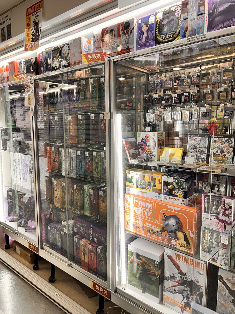 baton_nakanobw's tweet photo. おはようございます😃
オープンしております♪
本日は19時までの営業です🈺
ご来店お待ちしております♪
#batonstore #バトンストア #中野ブロードウェイ #中野 #ガンプラ　#プライズフィギュア https://t.co/fe2SvvpzaL