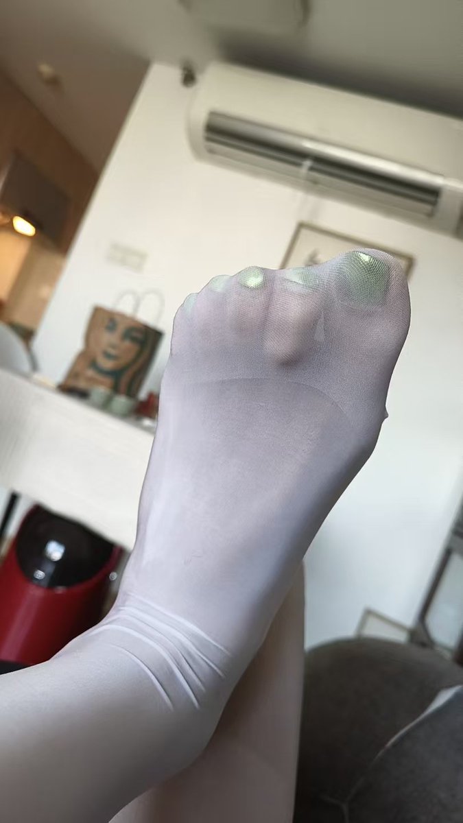 daiyingying2378's tweet image. 黑皮和白丝更配哦~ #黑皮 #男娘 #TS #上海