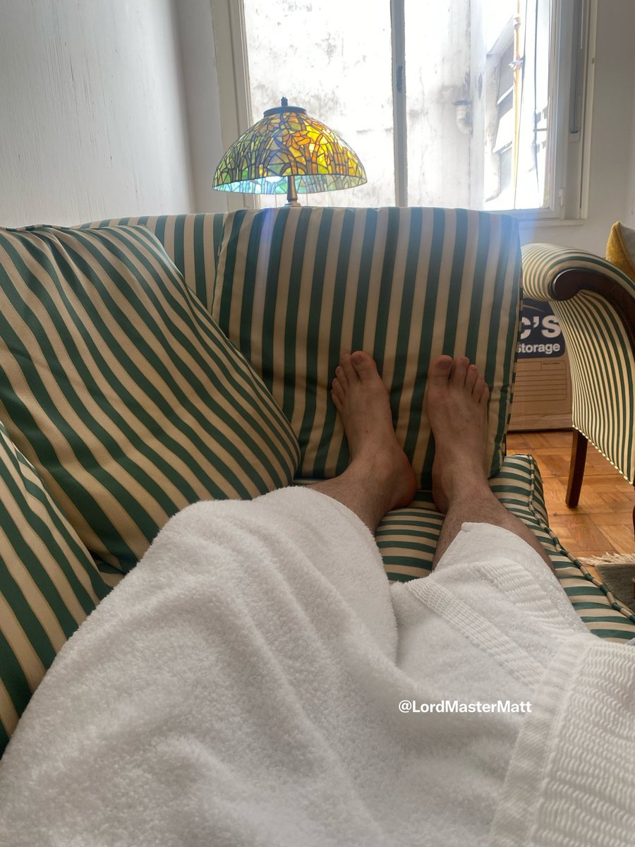 LordMasterMatt's tweet photo. worship my soles
that’s all you’re good for 

#findom #cashmaster https://t.co/MFiPGFgIXb