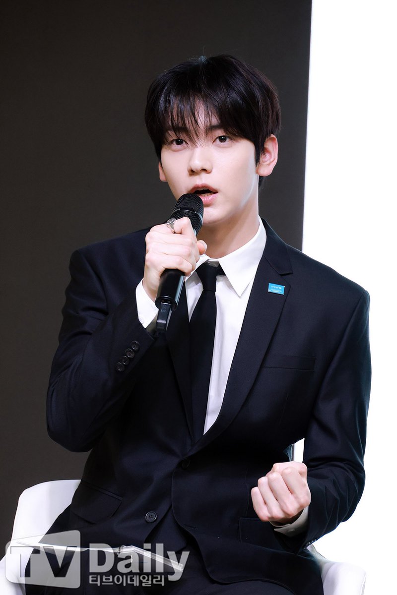 빵 tweet media