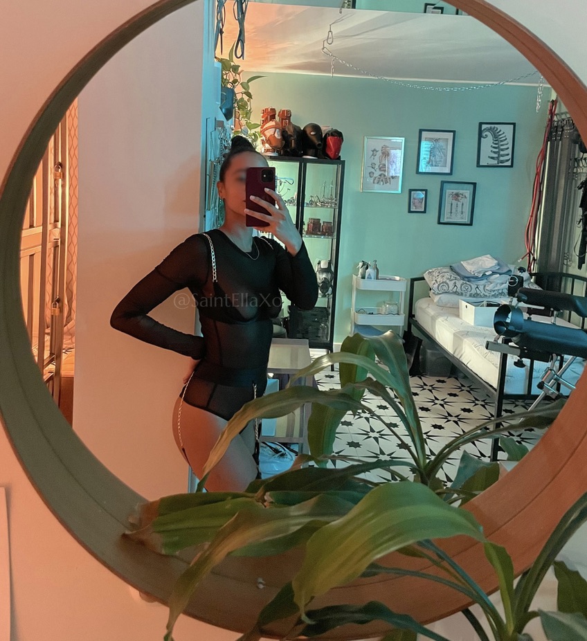 Saint Ella ✨ Vancouver tweet media