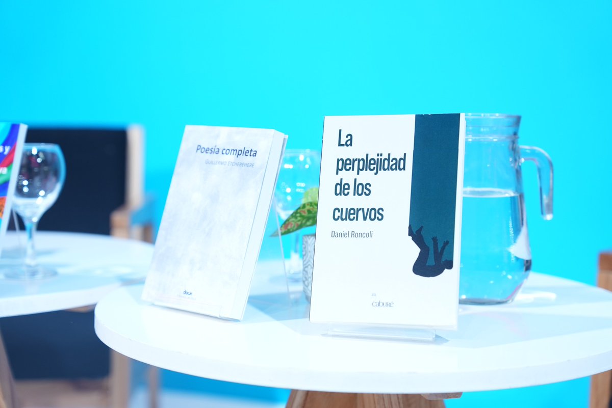 DanielRoncoli's tweet photo. Siempre es grato tener la oportunidad de desarrollar pensamientos y transmitir emociones en la Feria del Libro. Algunas imágenes de la charla que compartimos con Germán Hergenrether en el stand de la Provincia de Buenos Aires. Germán presentó su inconmensurable "Postales y https://t.co/UDgNfcAAYm