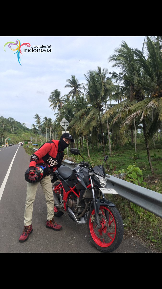 amunterra's tweet photo. JLS Tulungagung adalah jalur wisata menakjubkan yang menyusuri pesisir selatan dengan pemandangan tebing dan samudra, menghubungkan Trenggalek-Tulungagung-Blitar. Jalur ini melewati pantai-pantai indah seperti Pantai Gemah dan Sine.

Sudah pernah kesini lurrrr???? https://t.co/Nbavsq6nRm