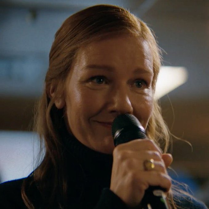 eva stratt’s gf tweet media