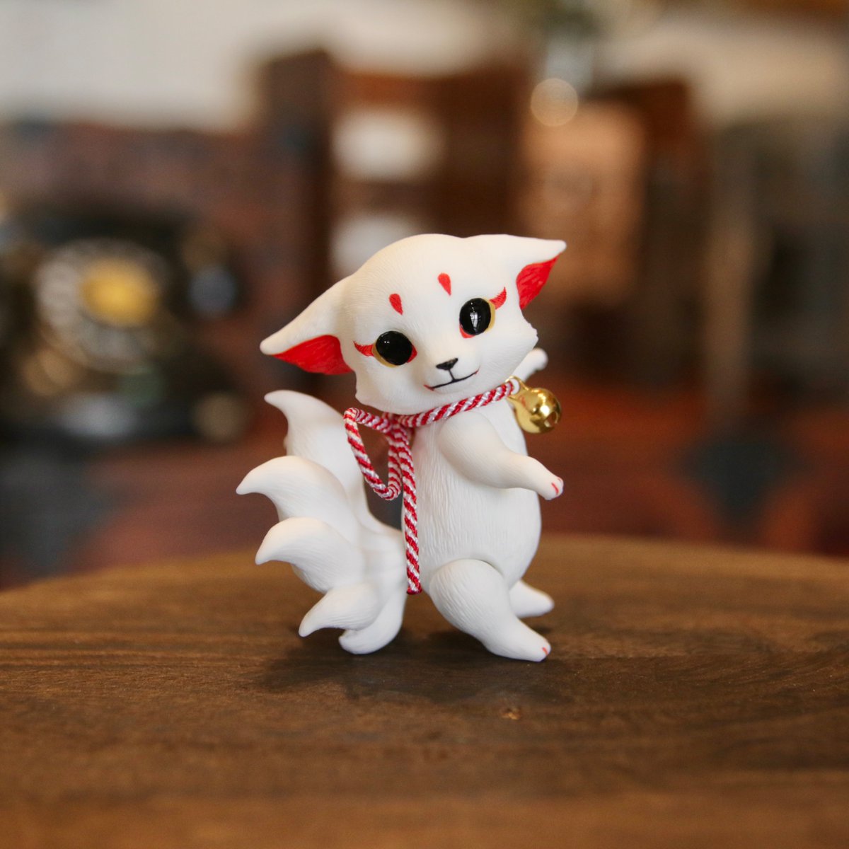 Pom1224somali's tweet photo. お稲荷様の九尾バージョンが誕生しました！🦊⛩️

「Uitta Doll mini fully fox＊お稲荷様 九尾」
¥15,000

前足、後ろ足可動で首飾りがついてきます

本日4月29日(水)21時に
BOOTHにて販売します！🛒

#UittaDoll https://t.co/OewDsmXUYv