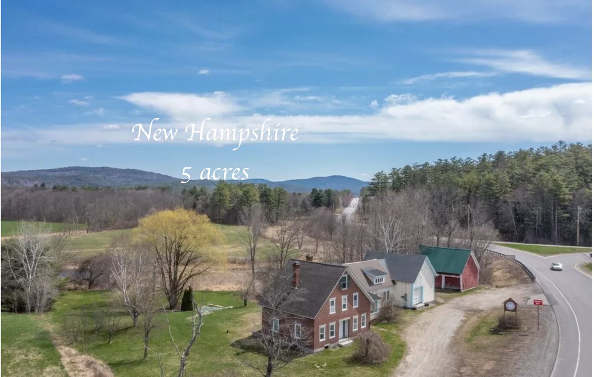 CountryLife717's tweet image. $429,900. c.1850 #NewHampshire brick #farmhouse on 5.9 acres. countrylifedreams.com/c-1850-new-ham…