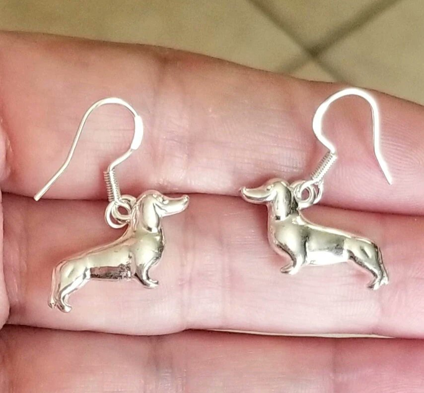 TrendingNowGift's tweet image. Sterling Silver Dachshund Dangle Earrings #jewelry #earrings #dachshund #dachshunds #dachshundjewelry #dachshundearrings #handmadeearrings #dog #dogs #mothersdaygift #mothersdaygifts #Mothersday #giftsformom #handmadejewelry

 etsy.me/4nzfae1 via @Etsy