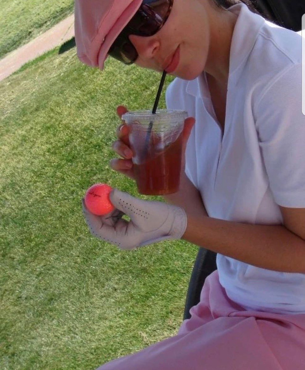 Benedictorrhode's tweet image. Another time at the park, sipping my favorite juice. Guess what’s in the cup for $50 if you get it right. #giveaway  #myselftime #guesscorrectandwin