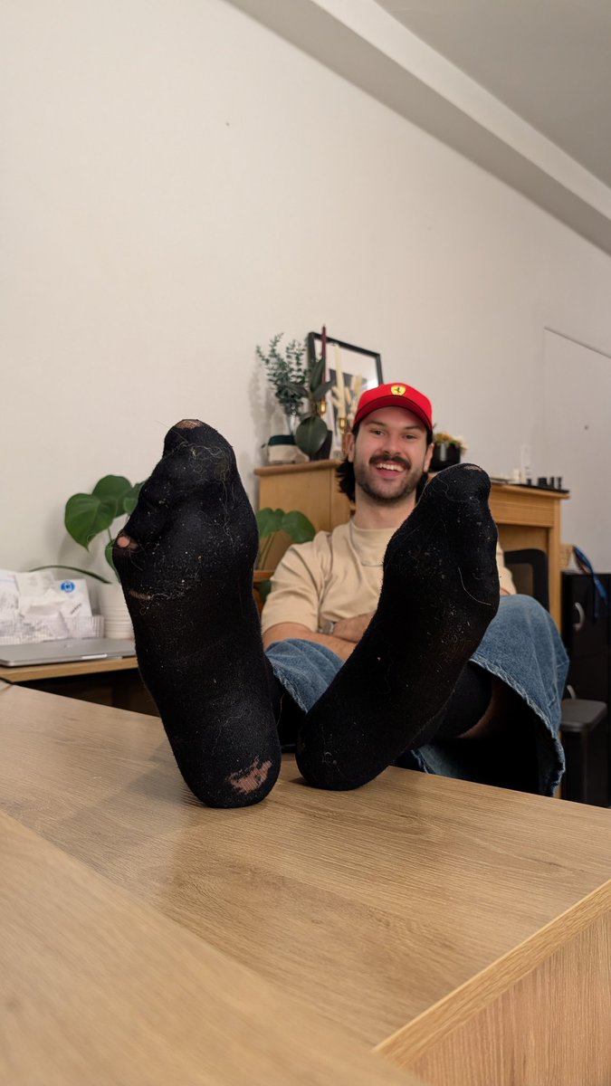 Kinky Ju tweet media