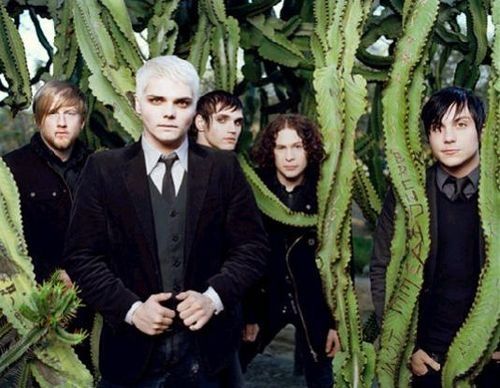 Isocamaioral's tweet photo. Vai sempre ter uma foto do mcr que eu nunca vi https://t.co/nNbYHmariM
