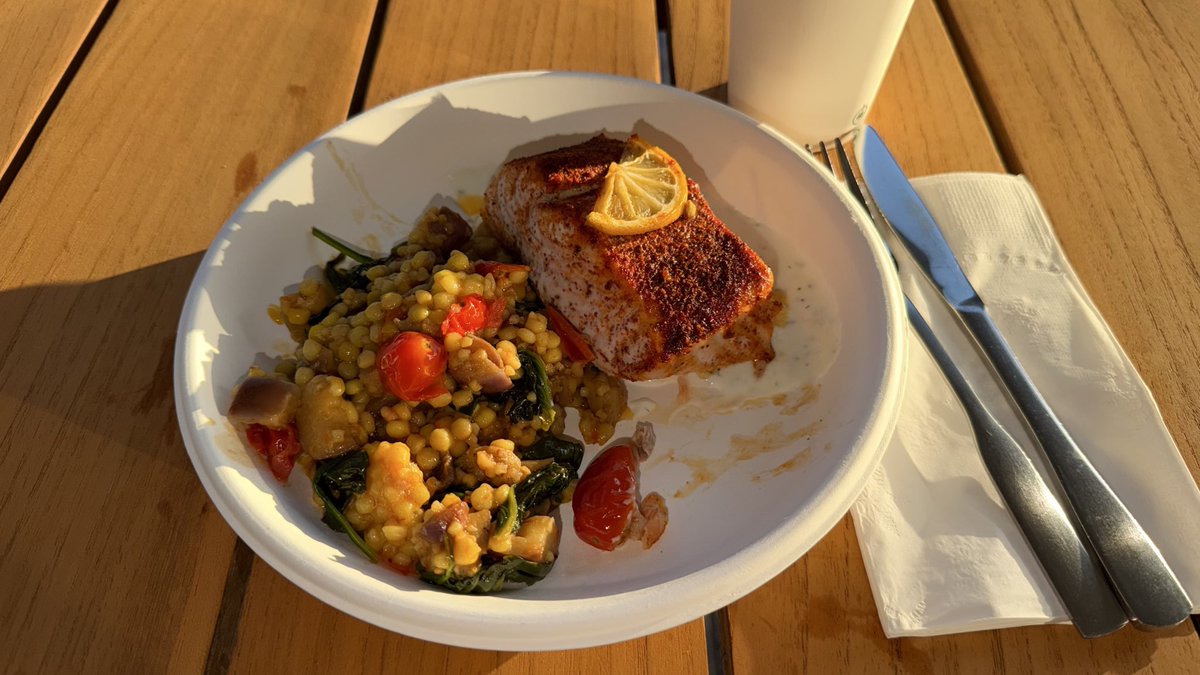 Max_Born_FRS's tweet photo. #Anliktir Batarken Gunes ardindan tepelerin… Chermoula Salmon. #shotoniPhone #shotoniPhone17ProMax https://t.co/VyRPdoGZJ6