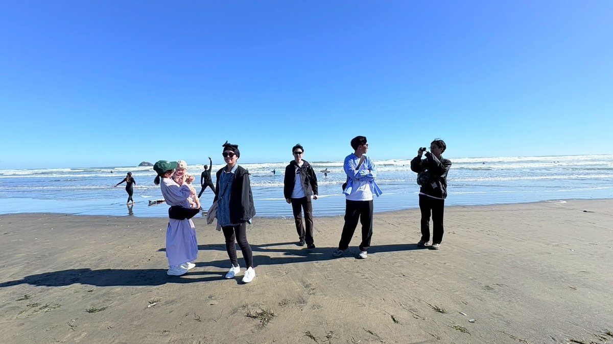 ayaka___f's tweet photo. 去年の今日、オーストラリアとニュージーランドに行ってたらしいx
まだ髪の毛生えてなかったな。笑

親友の家にとまって、後輩の結婚式に参列して、感じることがたくさんあって、最高のGWだった。

思い出にも複利はきくから、換えられるときにお金は思い出に換えるべき。 https://t.co/VE6FI8j2OO