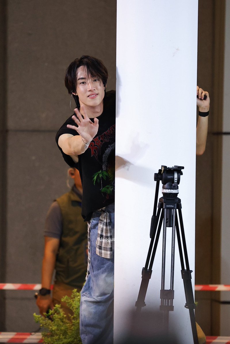 ฮัลโหล มัม /\|_/\|\| 

#บัส_บัสกิ้ง
#บัสจะกิ้งคับเฮีย
#BUSbecauseofyouishine