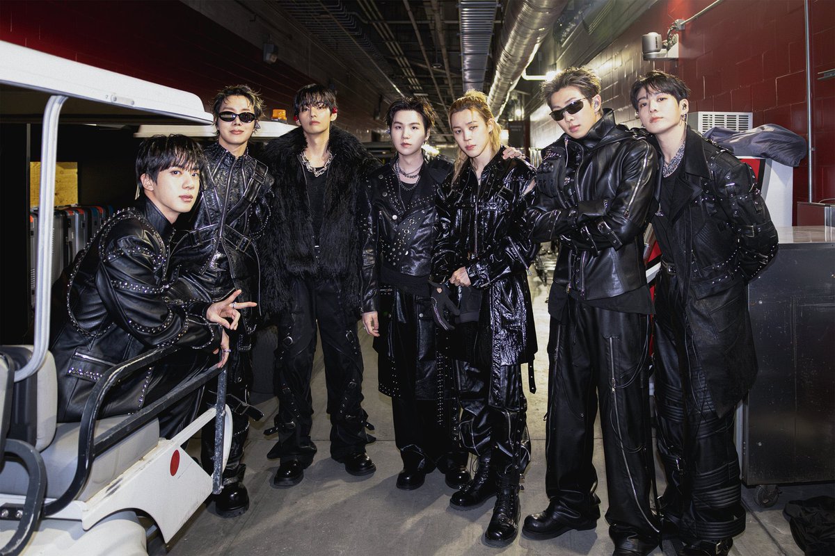 BTS Updates, News & Charts ⁷ tweet media