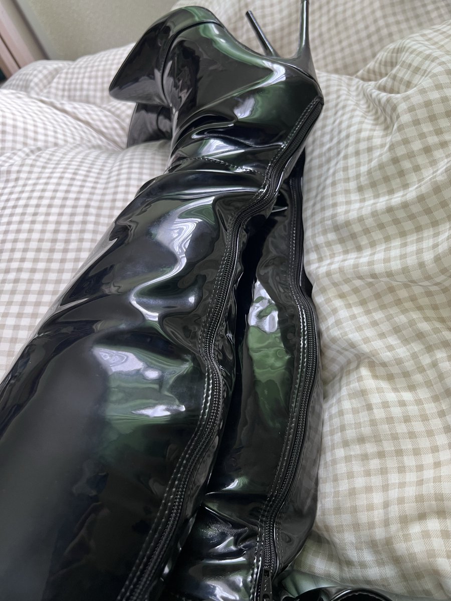 t_bootscrush's tweet image. ブーツ垢を自称するのであれば1日に1回は「ブーツ」という単語を出さなければなるめぇ
 #ブーツ
 #boots