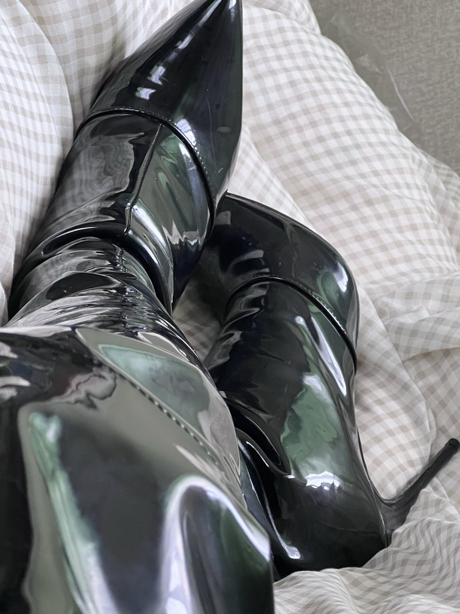 t_bootscrush's tweet image. ブーツ垢を自称するのであれば1日に1回は「ブーツ」という単語を出さなければなるめぇ
 #ブーツ
 #boots