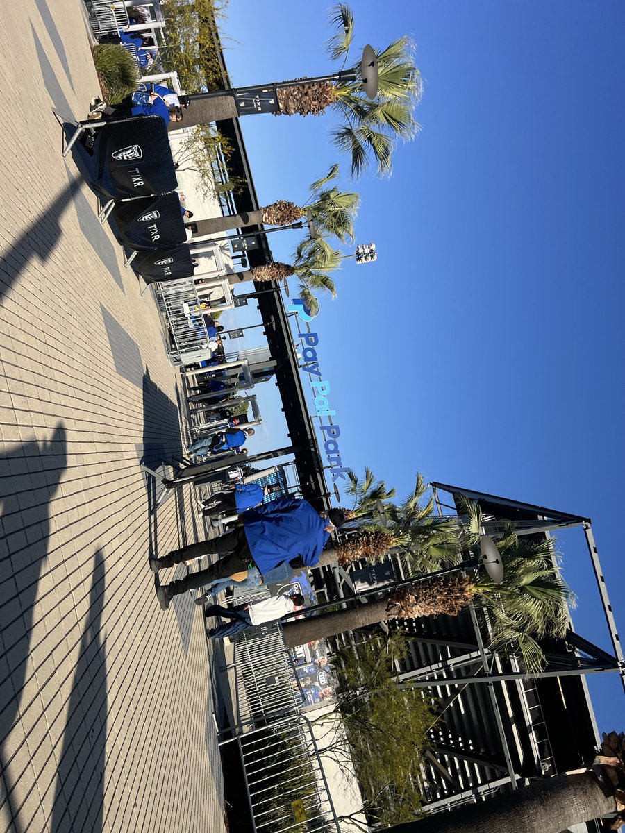 Behvel's tweet photo. LETS GOOO EARTHQUAKES 💙⚽️ #SanJose #BlackandBlue 💙 #UsOpenCup #LoveGod✝️ https://t.co/Hp49tCf0Yl
