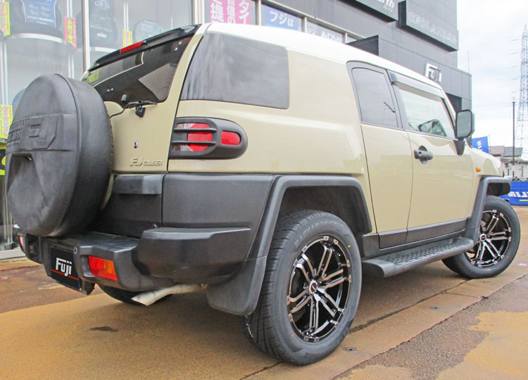 fuji_tire's tweet photo. マイカードレスアップフォトからピックアップ

トヨタ／FJクルーザー
ホイール：BIGWAY／B-MUD Z
カラー：ブラックポリッシュ/ブラッククリア
サイズ：FR:8.5J-20

#FJクルーザー
#BIGWAY
#ドレスアップフォト

詳細を見る
https://t.co/McLRlotrfj https://t.co/TxVoVy8SP3