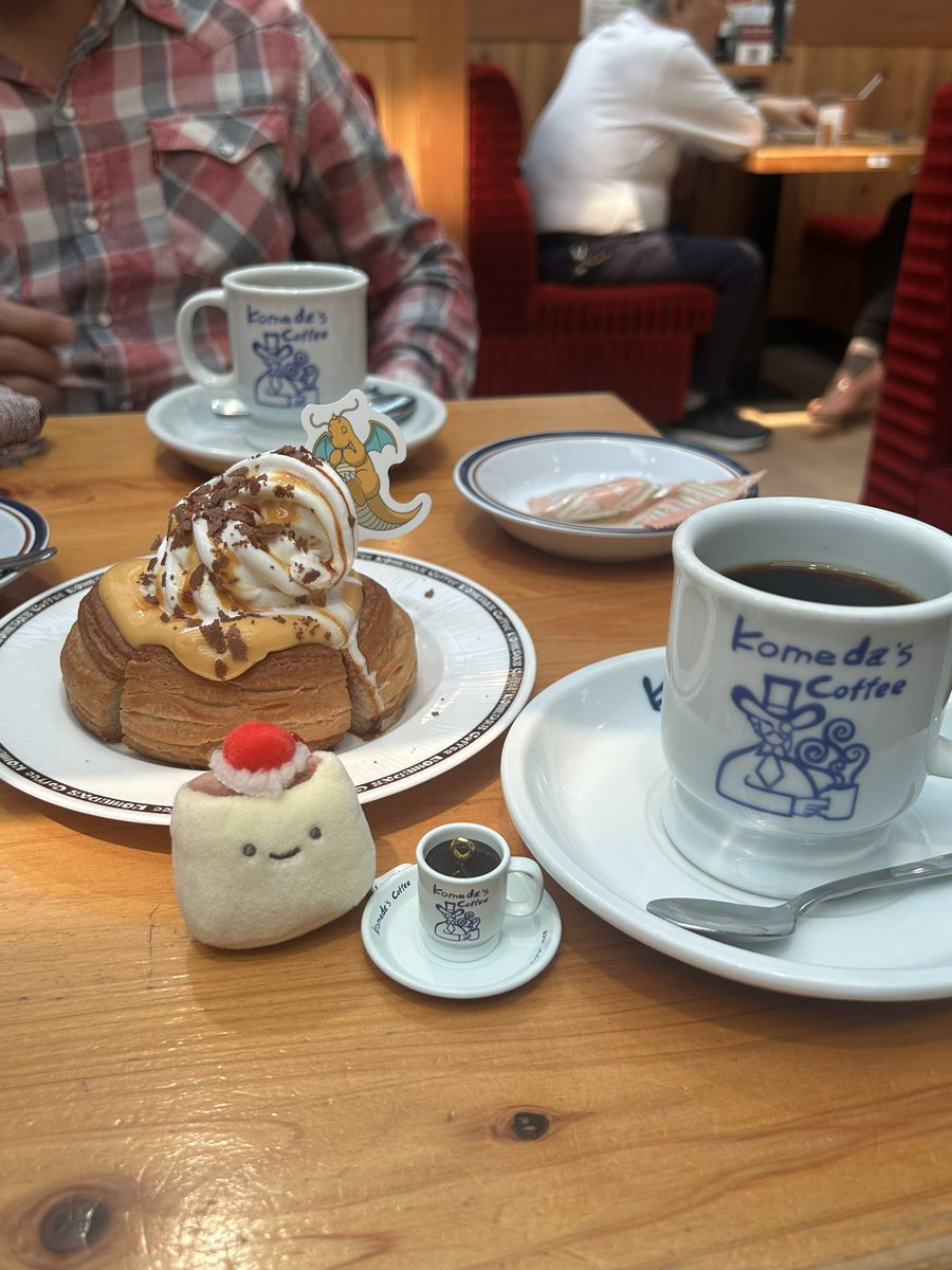 teuklee0701's tweet photo. にっこりーノちゃんたちとカフェ巡り☕️🍰🍩
スタバのコーヒージェリー
一番好みやったのに完売早すぎ辛い🥲

#にっこりーノ https://t.co/6DFULcH0Z3