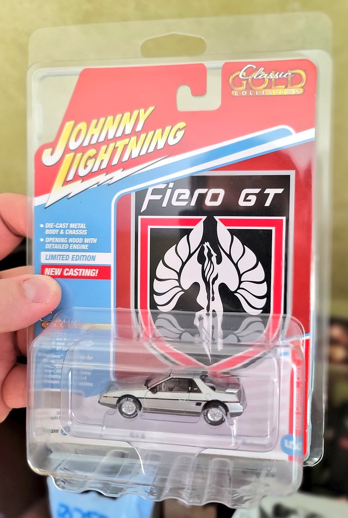 nedrolsma's tweet photo. Say farewell to the Eriksen's beloved #Fiero w/ @OfficialHIMYM s02e17 "Arrivederci, Fiero" TONIGHT at 11:00 p.m. EST/8:00 p.m. PST on E! Network @eentertainment... then come see "Big Ned" aka "Marcus Eriksen" aka @imsevenfeet &amp; get a signed #JohnnyLightning Fiero diecast ASAP! https://t.co/K35QlGK3C7