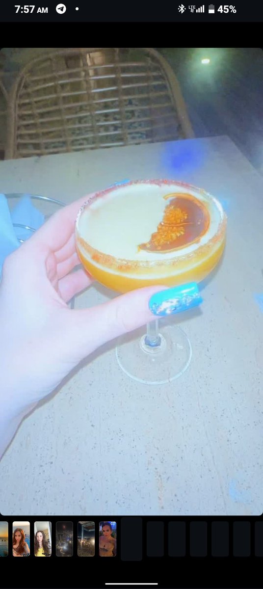 Jennifermary0's tweet photo. Relaxing 🥂 cheers up 🌟 https://t.co/EyewepAxEf