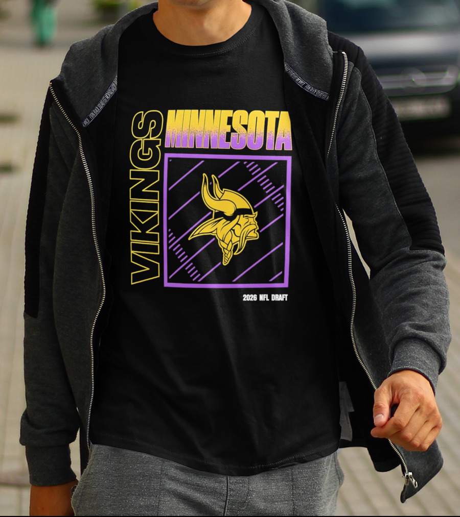 haneenshirtcom's tweet image. The debate never ends: who do you think the Vikings will draft in 2026? 🤔 This Minnesota Vikings 2026 NFL Draft T-Shirt is a great way to show your support! I can already feel the excitement for the season ahead. haneenshirt.com/product/t-shir…

#Vikings #NFLDraft #Skol