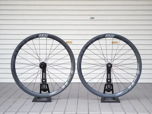 kanzakisenri's tweet photo. ☆最終特価☆
ZIPP 303 Firecrest Tubeless Disc ホイールセット
現品限り!定価¥365,400 税込➜現金特価¥215,000 税込
HP→https://t.co/4JDRav9rNd
#ZIPP #Firecrest https://t.co/P2WMdiZxTl