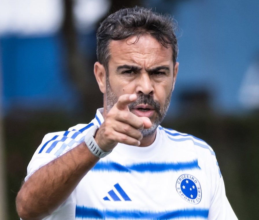 Felps_QJ's tweet photo. Sentiram o dedo do Artur Jorge? https://t.co/LJx3NISScL