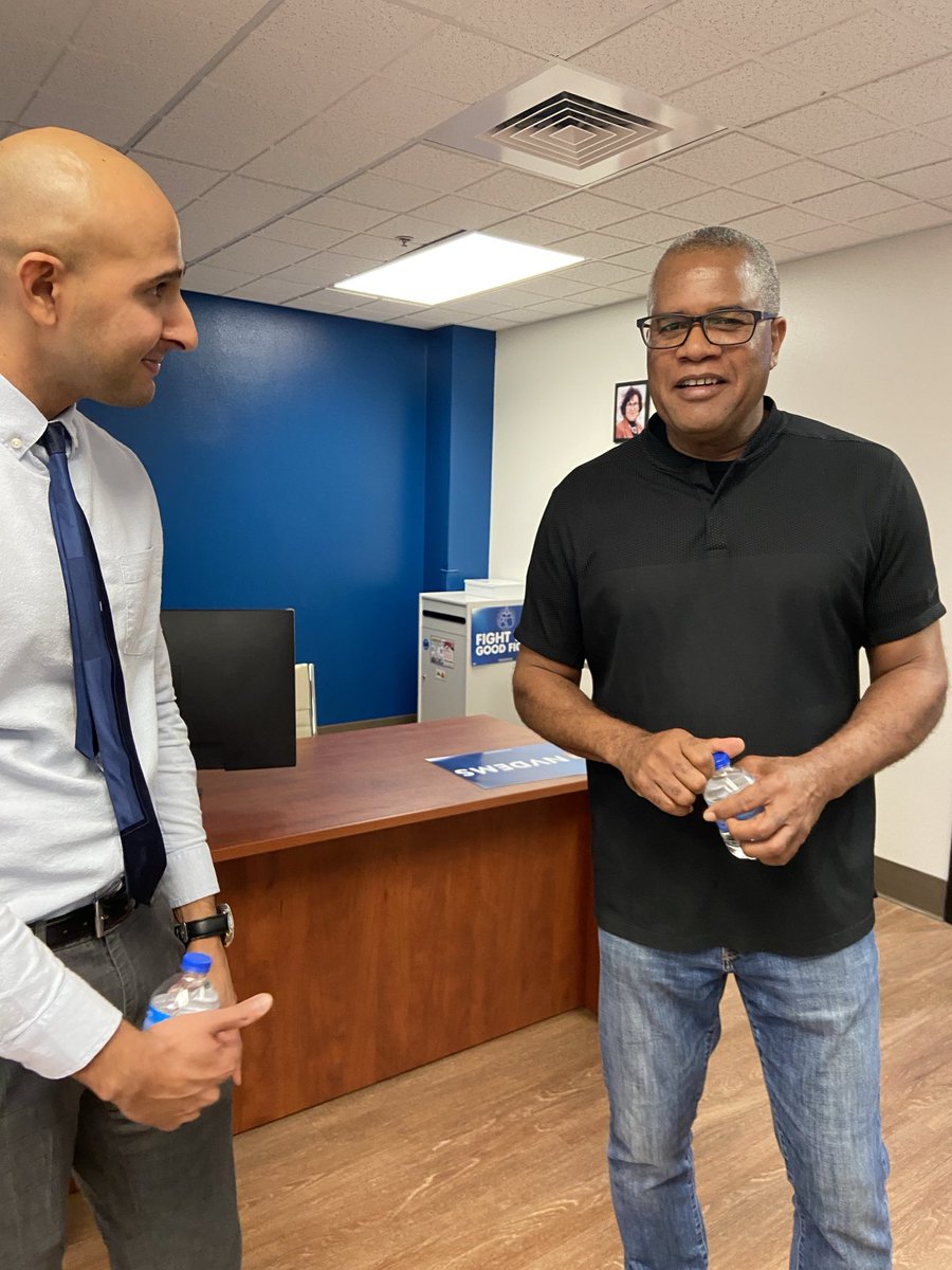 JonPenn36's tweet photo. Always connecting with people https://t.co/nc47AY1FeP