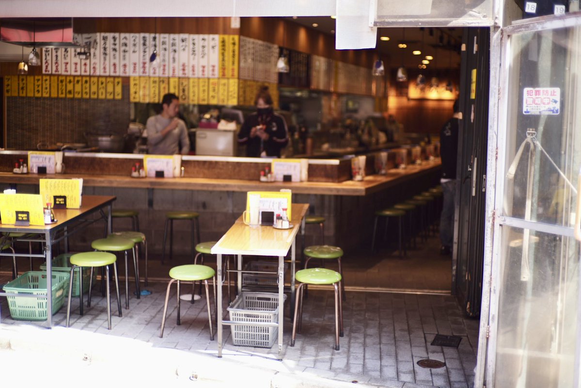 Planar1450's tweet image. 開店5分前(9時55分)
実はこの左にすでに待っている行列

#Leica #M11 #C_Sonnar50