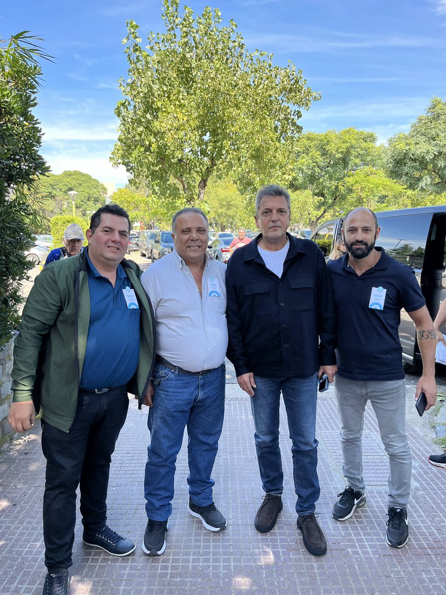 Antes que termine el día Salúdamos a nuestro Conductor <a href="/SergioMassa/">Sergio Massa</a>  el que cumple y el que va a cumplir con todos los argentinos. Que hayas tenido un gran día Sergio . 🎂🥂 <a href="/joserarteaga/">José Arteaga</a> <a href="/MalenaGalmarini/">Malena Galmarini</a> <a href="/Andrearf21/">Andrea Rodriguez</a> <a href="/SebasGalmarini/">Sebastian Galmarini</a> <a href="/juanmalpeli/">Juan Malpeli</a> <a href="/VictorBarcialp/">Victor Barcia</a> <a href="/LidaFidalgo/">Lida Fidalgo</a>