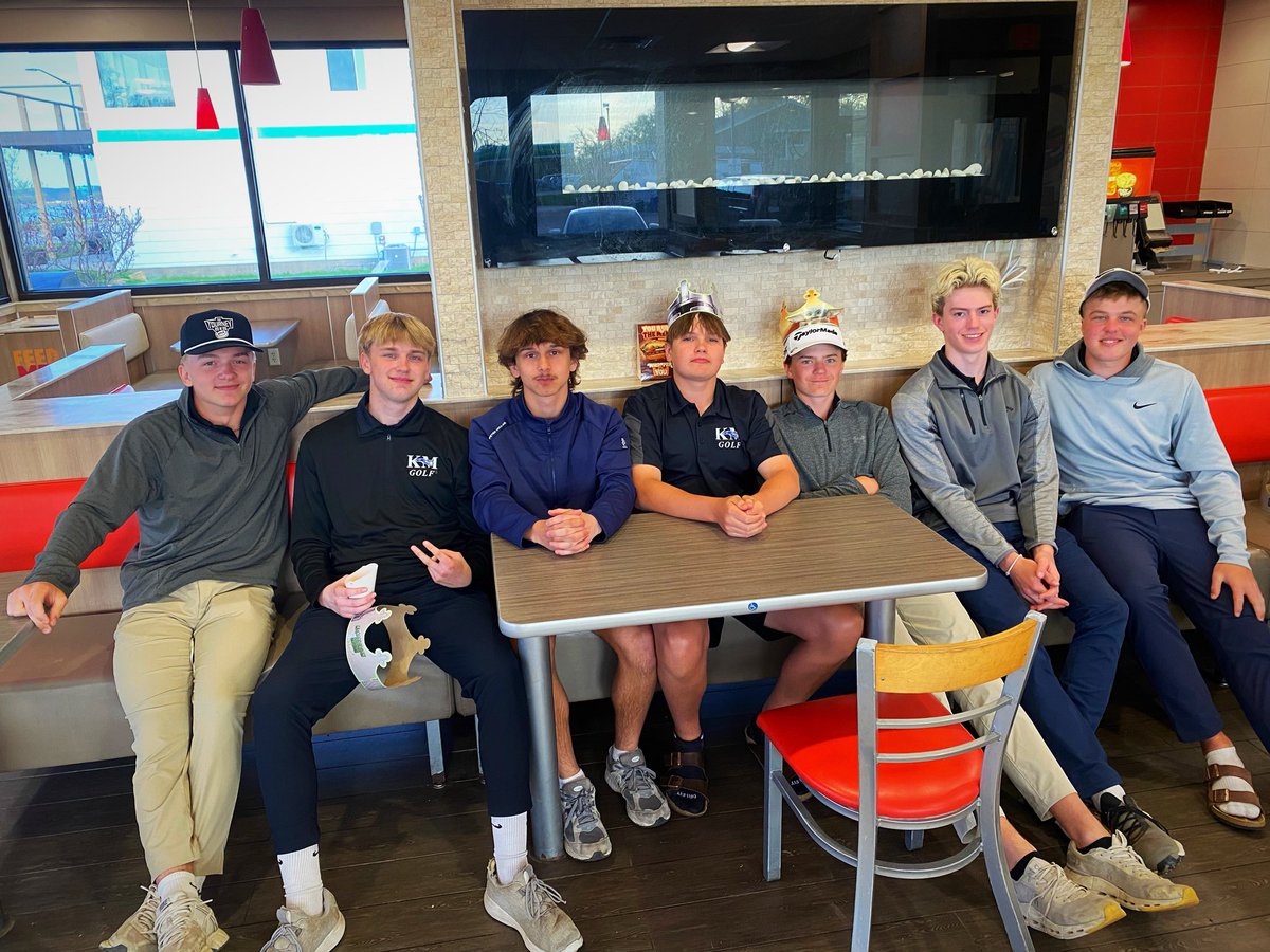 DCC_Phersy's tweet image. #squad 

KoMets sit sixth after shooting 316 today in the opening round of HVL play at Lake City. Very solid team score, and we were just 1 stroke out of 4th. 

Excited to see where we go from here.
