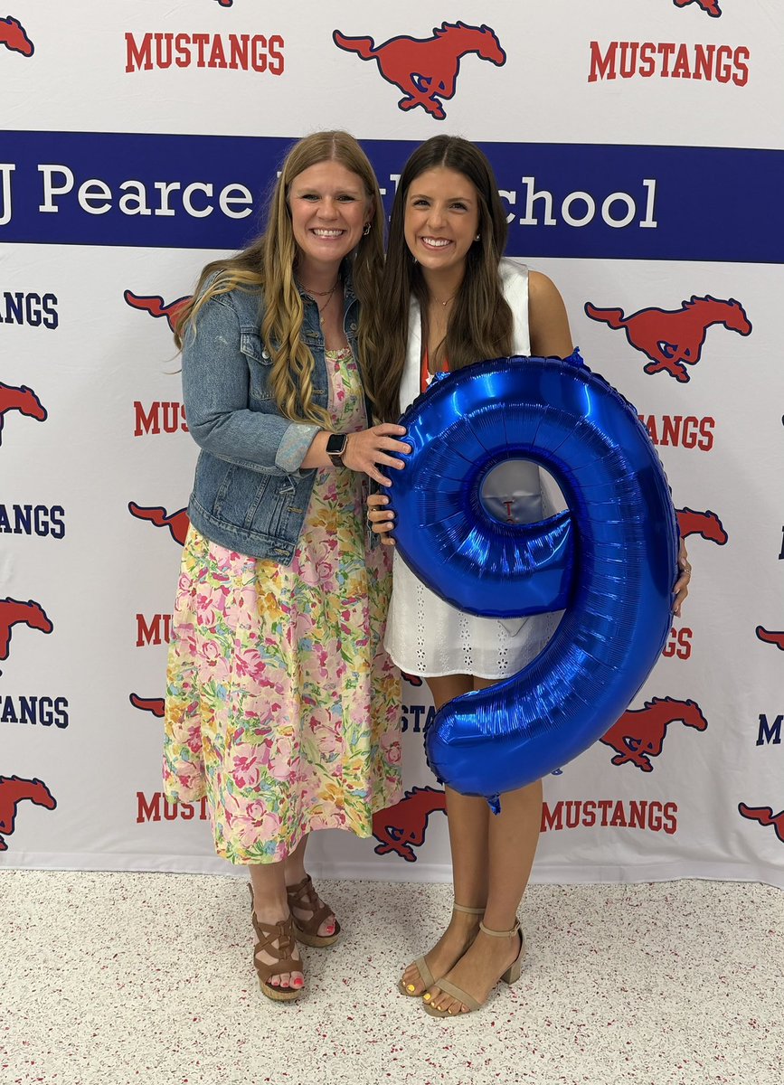 MustangsATC's tweet photo. It was an ABSOLUTE honor to be chosen by Haley Self as her favorite teacher for the Top 10 Breakfast today! She, along with 4 others, proved you can be an athlete AND make the top 10! Haley is a joy and I know she will continue to do great things! So incredibly proud of her! ❤️💙 https://t.co/Kx5Ou5MOPl