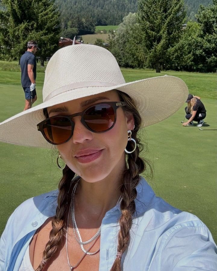 JessicaAlba_pr's tweet photo. Birthday girl 🎂 🎉 https://t.co/L1YlMILWKX