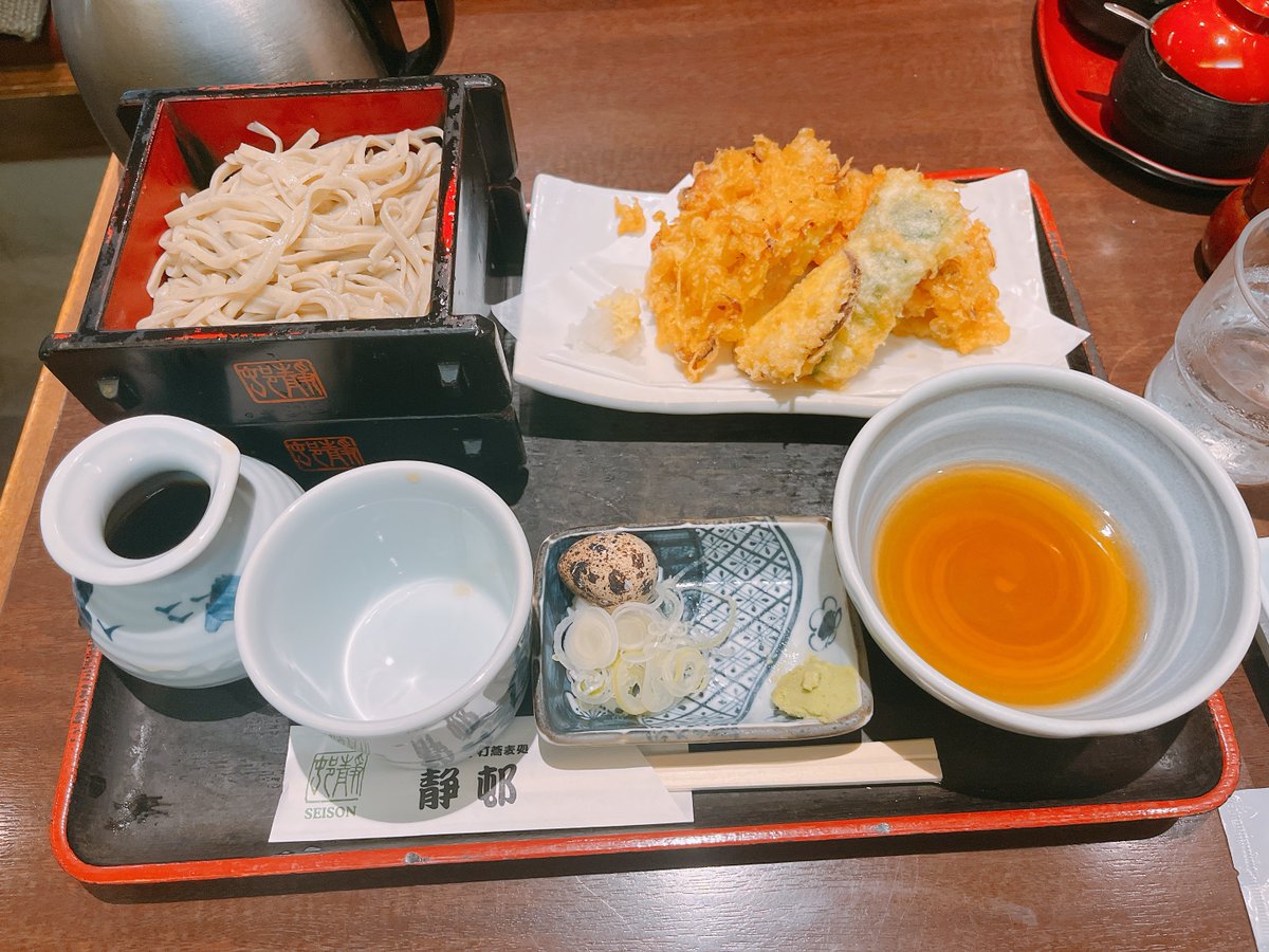 haruka96P4's tweet photo. かき揚げ蕎麦を食べました。
冷たいお蕎麦が美味しい季節になりつつありますね。 https://t.co/1uD06FT4BR