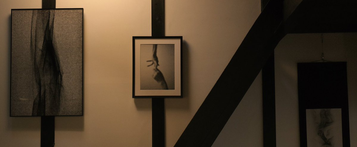 DeepflatGallery's tweet photo. 現代アートのギャラリーを初めました。敷居の高さなどありません。買わされるとかもありません。鑑賞目的で構いませんので是非お立ち寄りください。どう観ればよいのか、なぜこの価格なのか、どのような文脈上の作品なのかなど、いくらでもお話させていただきます。￼ https://t.co/WdLm0YqAVK