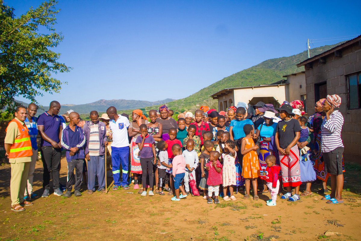 HFI1995's tweet image. HF supports rural communities in central #Eswatini with access to safe drinking #water and #food rations